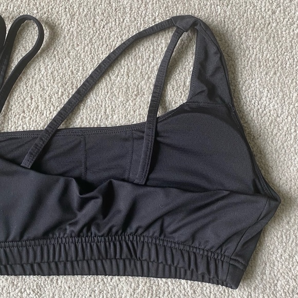 Velvet Rose Black Asymmetrical Sports Bra - Picture 6 of 7